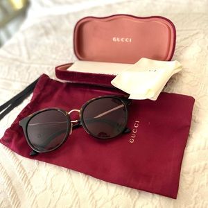GUCCI Oversized Sunglasses